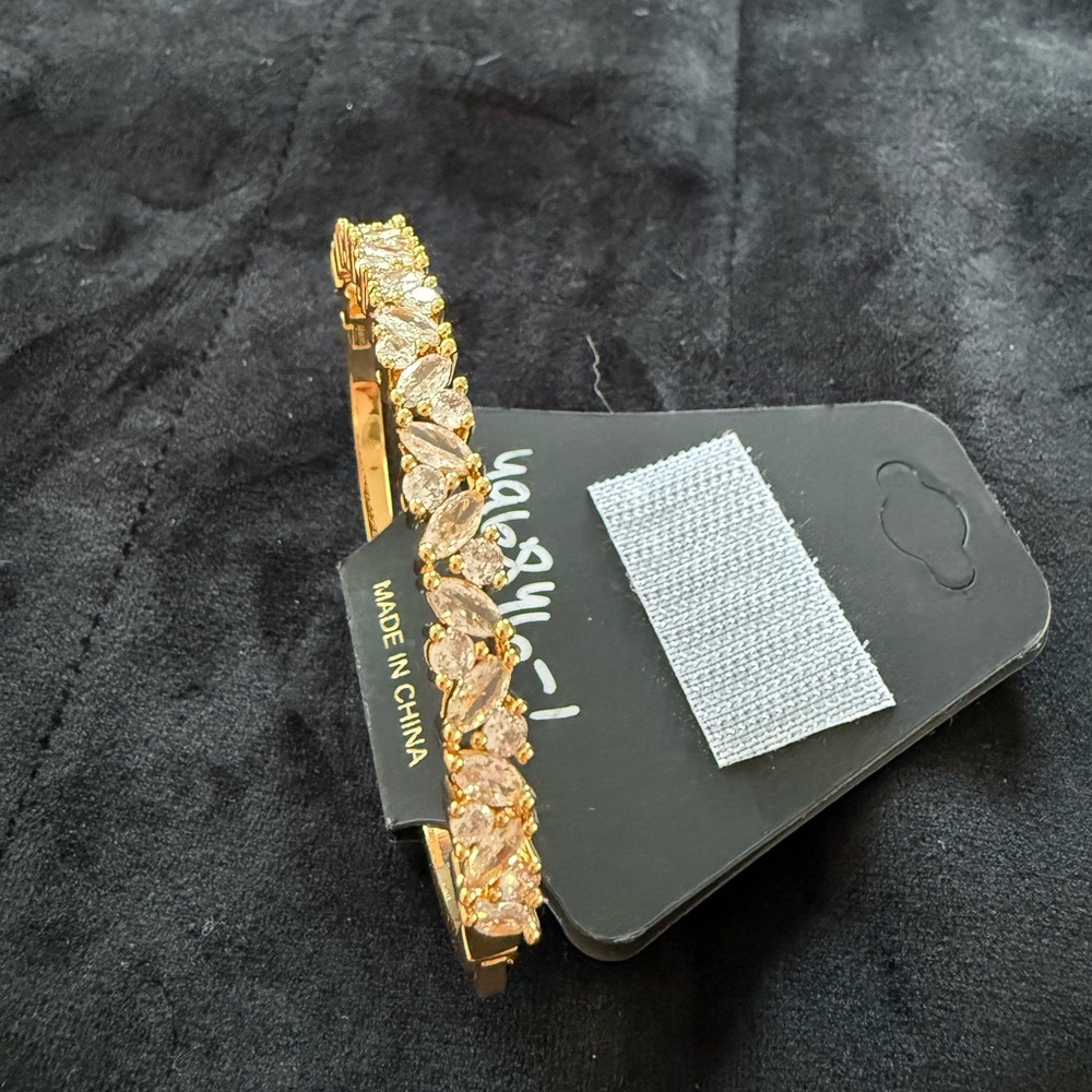 NEW! nOir Gold and Crystal Bracelet - Picture 7 of 8